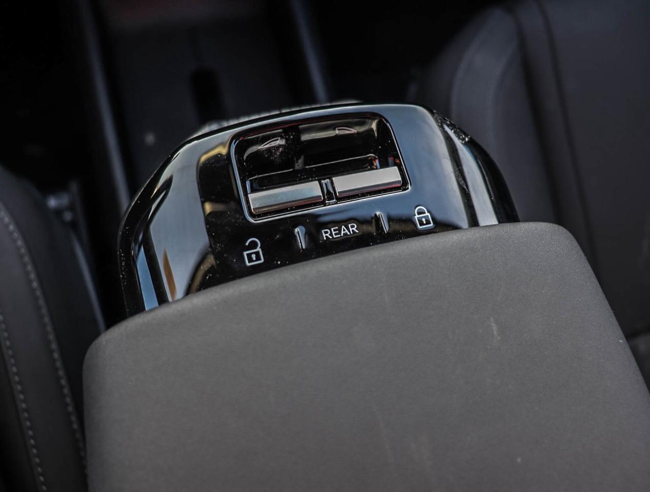 2025 Volvo EX30 Ultra Photo