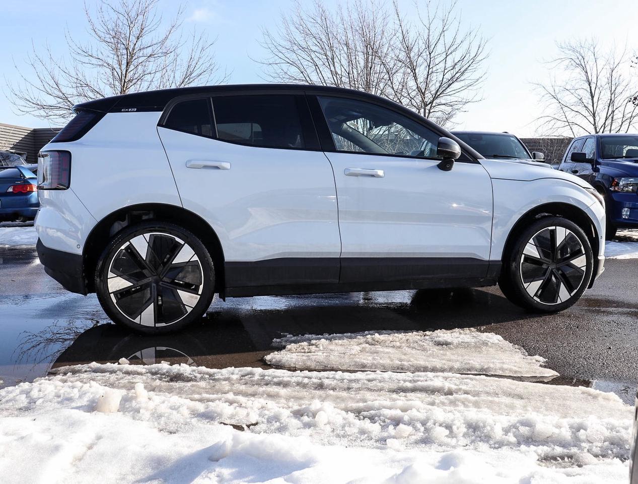 2025 Volvo EX30 Ultra CHARGE IT! Photo4