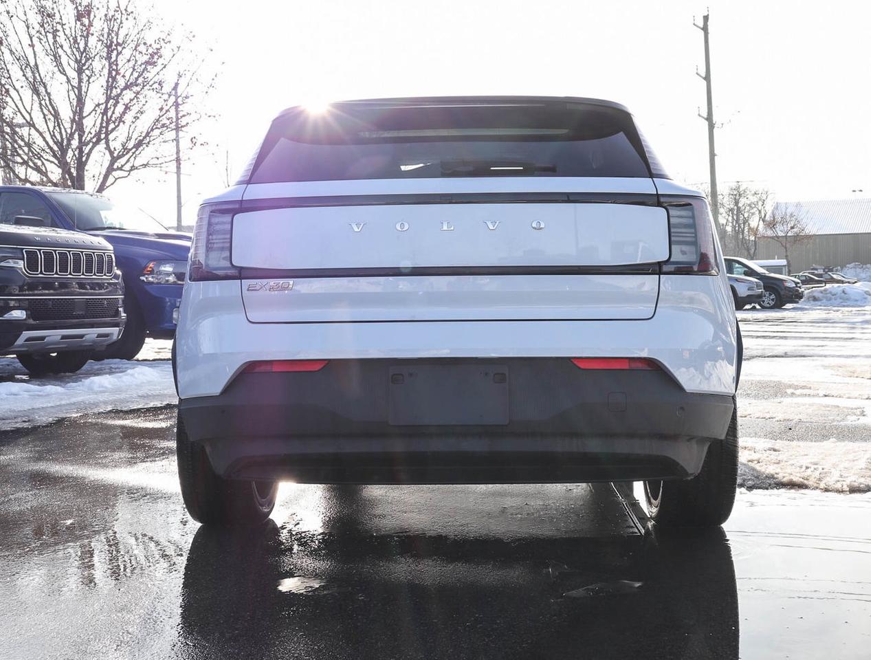 2025 Volvo EX30 Ultra CHARGE IT! Photo