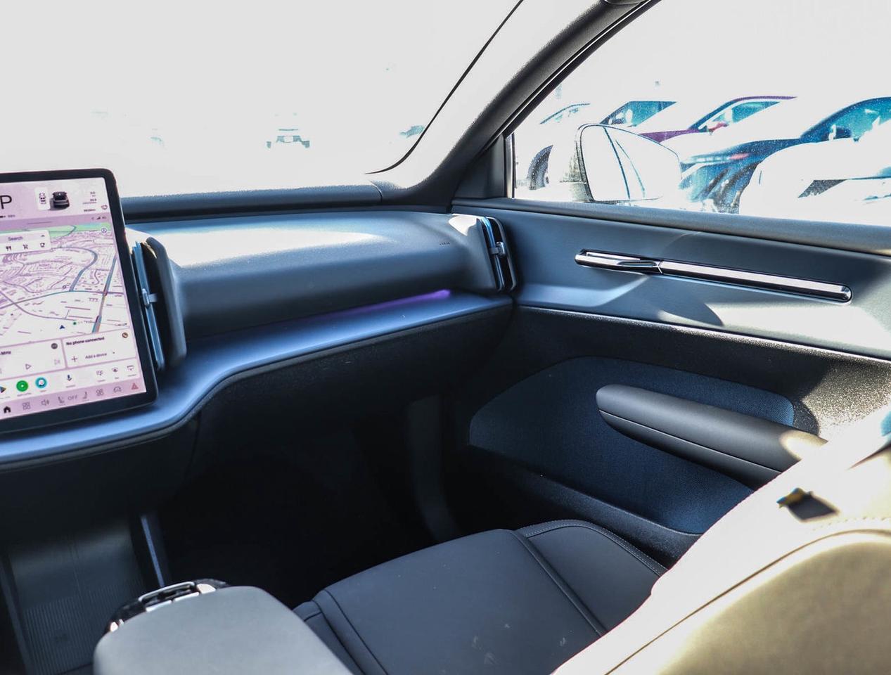 2025 Volvo EX30 Ultra CHARGE IT! Photo