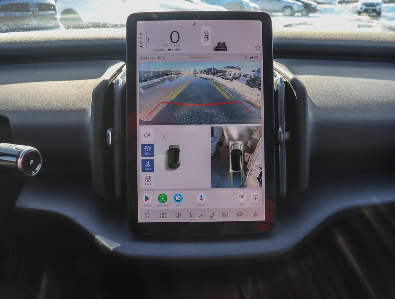 2025 Volvo EX30 Ultra CHARGE IT! Photo