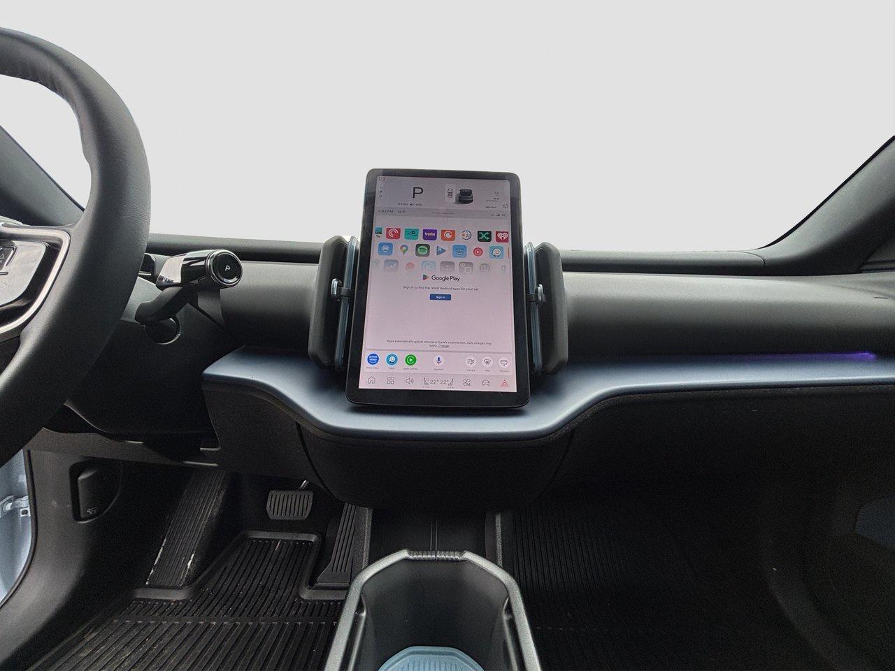 2025 Volvo EX30 Ultra CHARGE IT! Photo