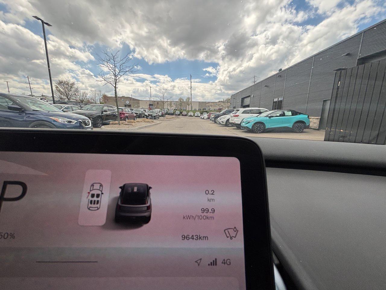 2025 Volvo EX30 Ultra CHARGE IT! Photo