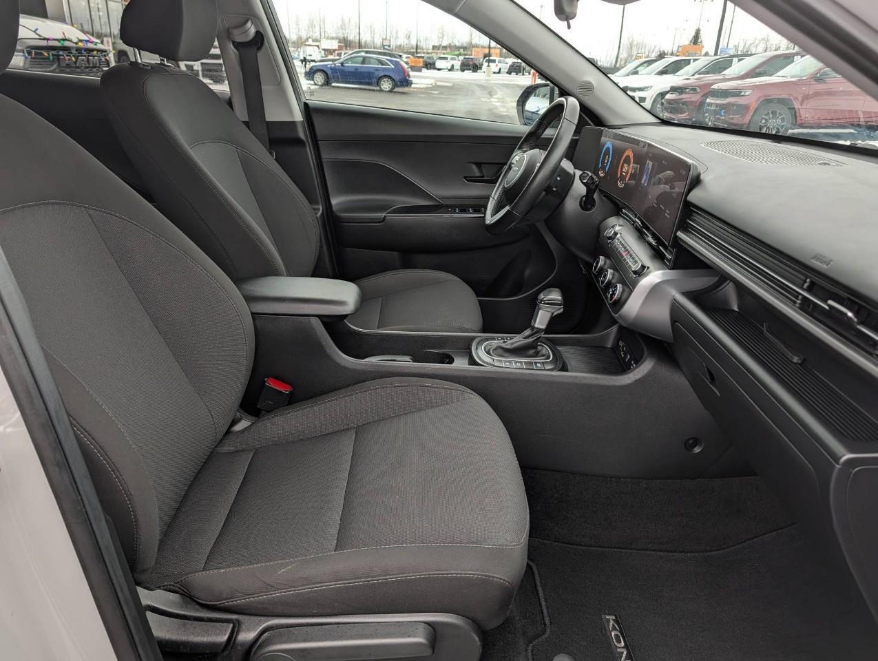 2024 Hyundai KONA 2.0L Preferred Photo4