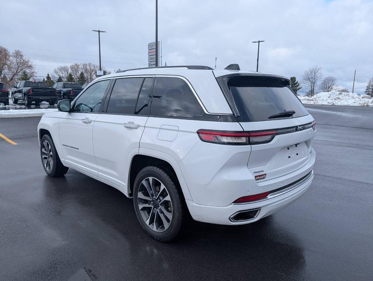 2023 Jeep Grand Cherokee Overland POWER SUNROOF Photo