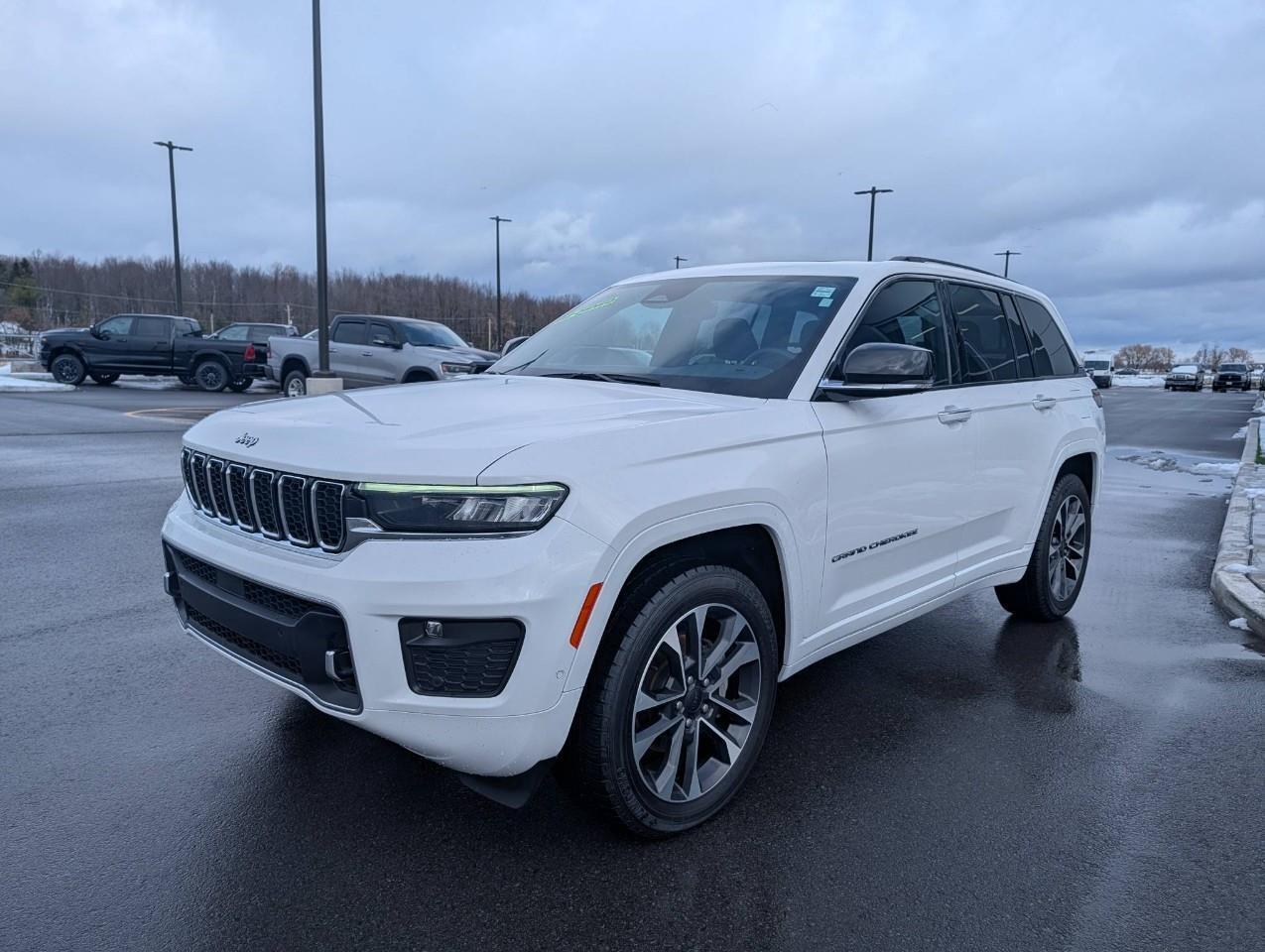 2023 Jeep Grand Cherokee Overland POWER SUNROOF Photo
