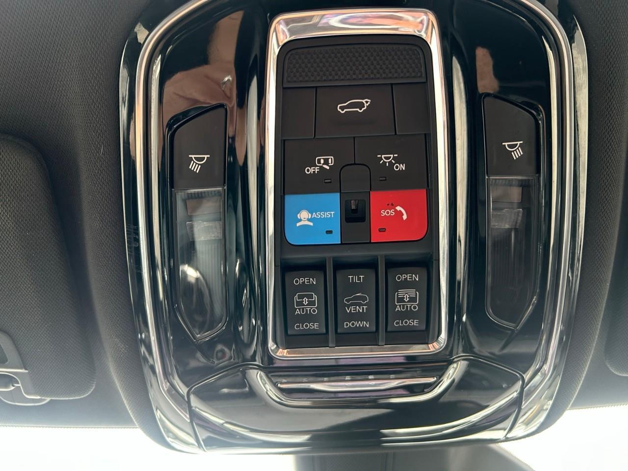 2023 Jeep Grand Cherokee Overland POWER SUNROOF Photo