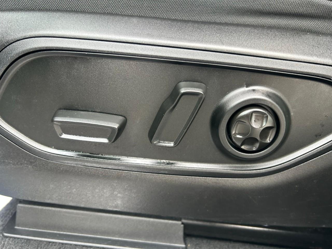 2023 Jeep Grand Cherokee Overland POWER SUNROOF Photo