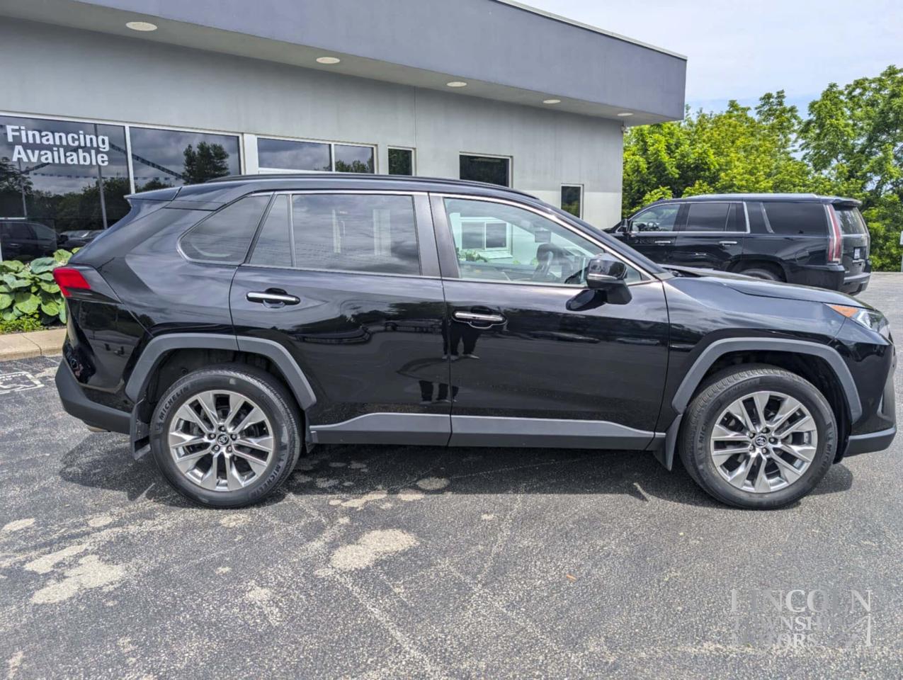 2019 Toyota RAV4 Limited-CLEAN CARFAX, LOW KM, NAV, AWD & MORE! Photo