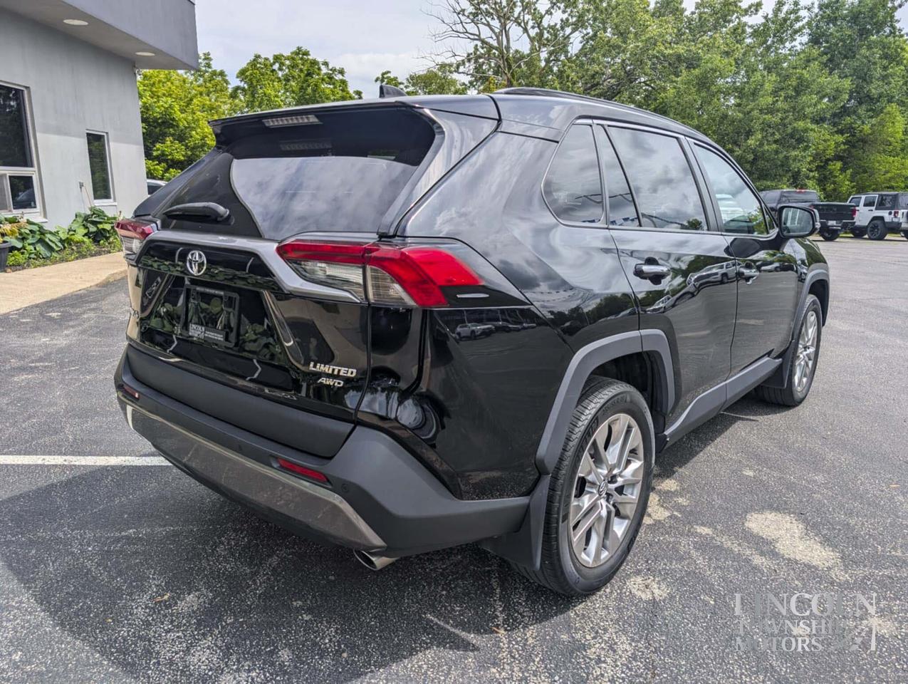 2019 Toyota RAV4 Limited-CLEAN CARFAX, LOW KM, NAV, AWD & MORE! Photo