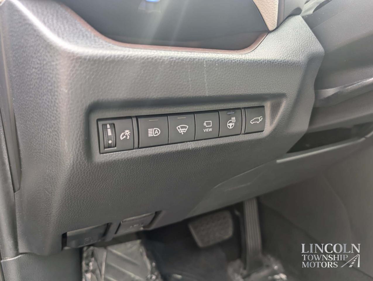 2019 Toyota RAV4 Limited-CLEAN CARFAX, LOW KM, NAV, AWD & MORE! Photo