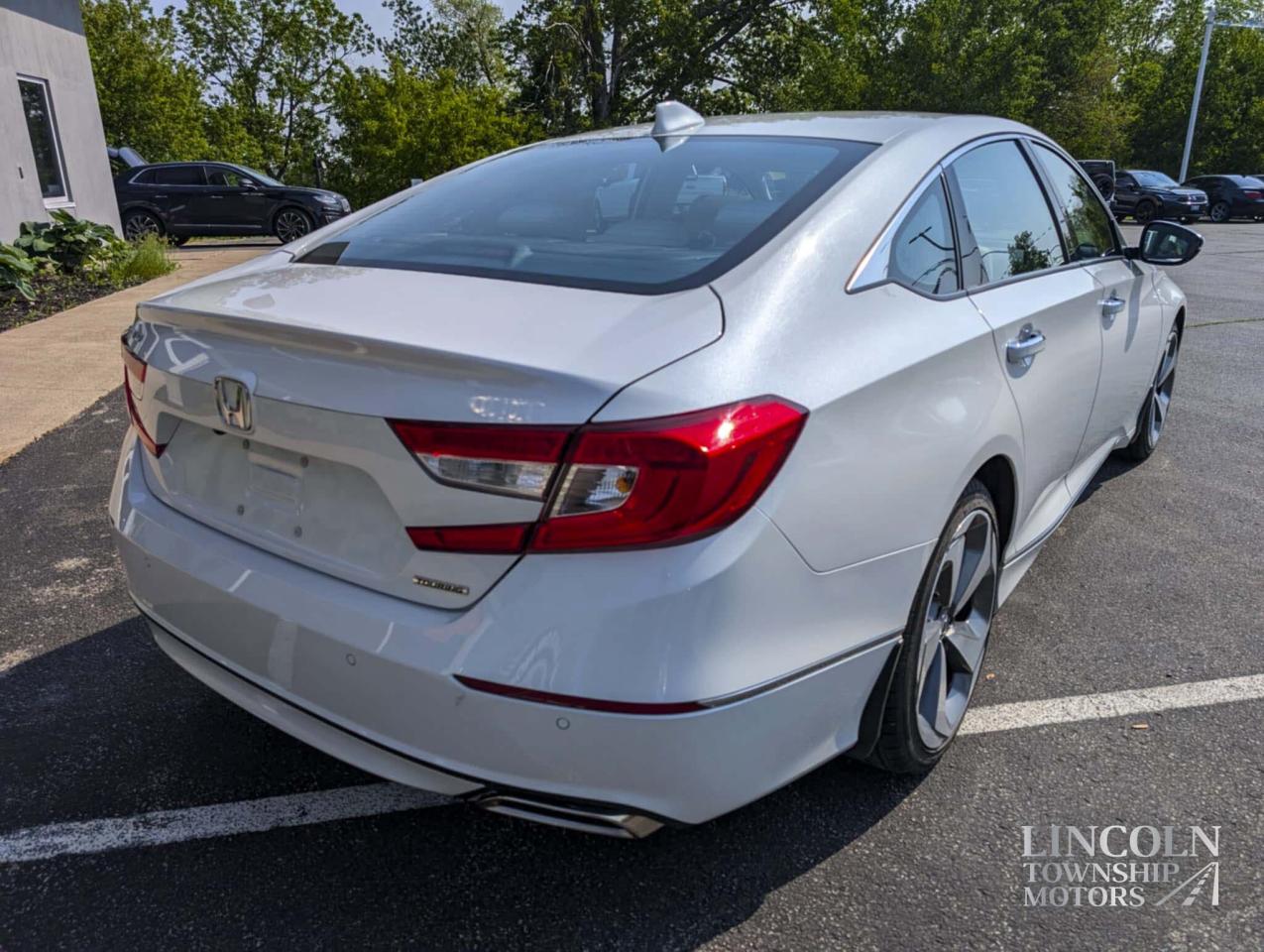 2019 Honda Accord Sedan Touring - CLEAN CARFAX, RMT START, SUNROOF, NAV Photo