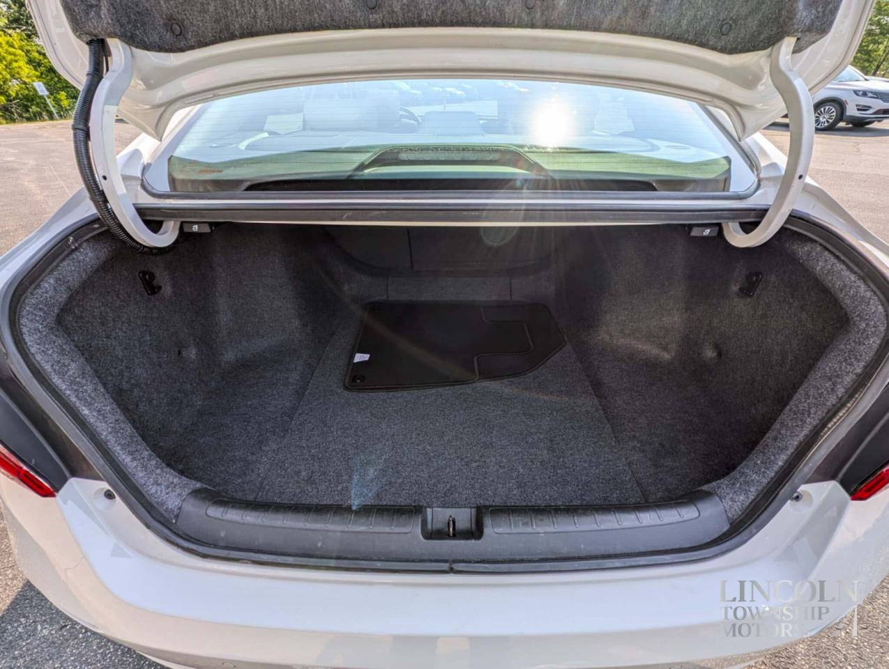 2019 Honda Accord Sedan Touring - CLEAN CARFAX, RMT START, SUNROOF, NAV Photo