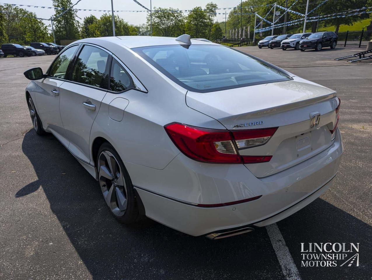 2019 Honda Accord Sedan Touring - CLEAN CARFAX, RMT START, SUNROOF, NAV Photo