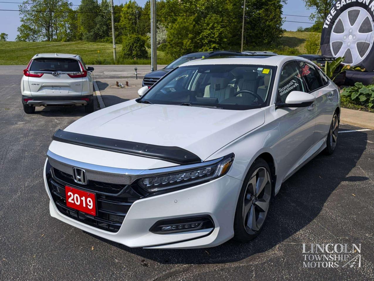 2019 Honda Accord Touring - CLEAN CARFAX, RMT START, SUNROOF, NAV Photo