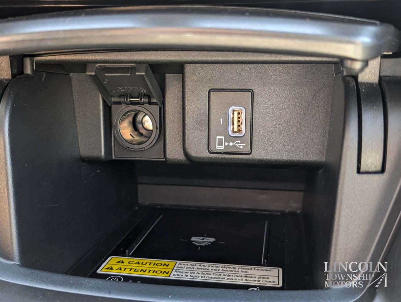 2019 Honda Accord Touring - CLEAN CARFAX, RMT START, SUNROOF, NAV Photo
