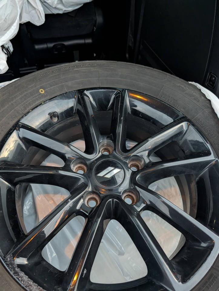 2019 Dodge Grand Caravan GT WINTER AND SUMMER TIRES ON RIMS Photo