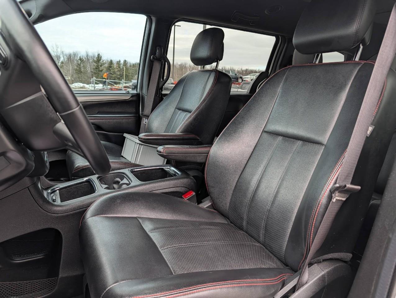 2019 Dodge Grand Caravan GT WINTER AND SUMMER TIRES ON RIMS Photo