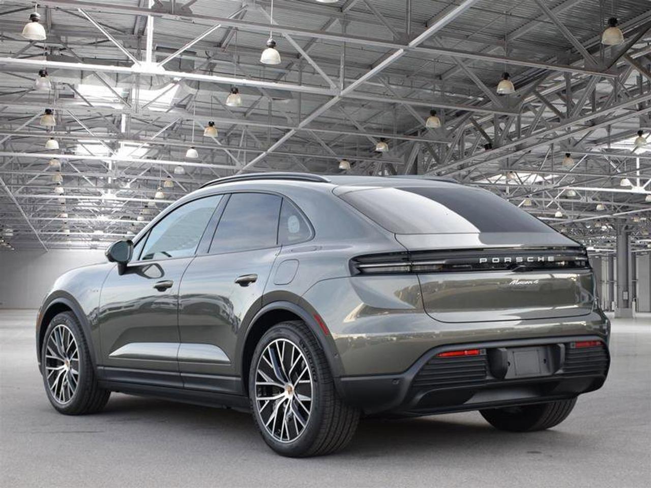 2024 Porsche Macan Electric 4 Green Photo