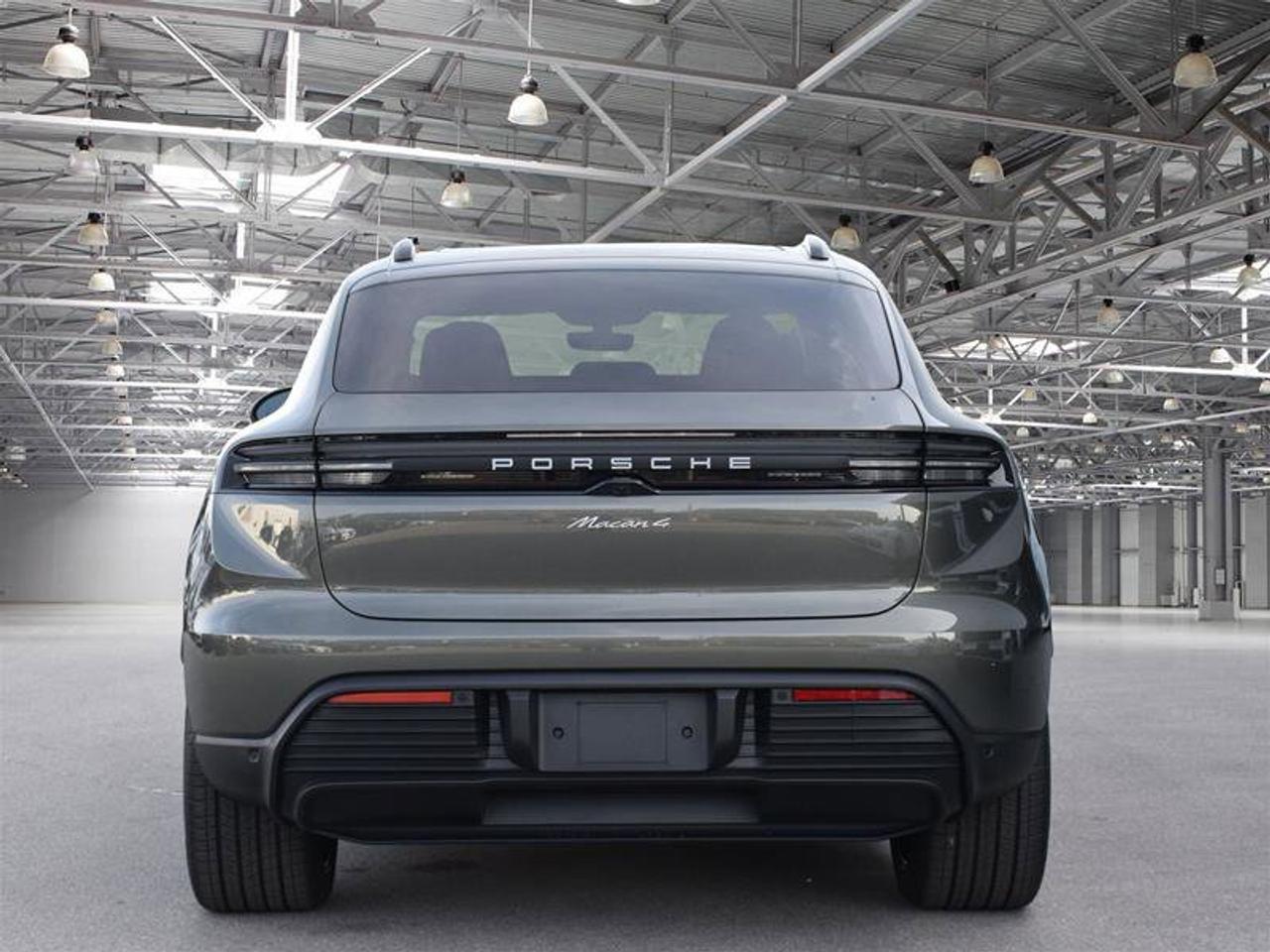 2024 Porsche Macan Electric 4 Green Photo