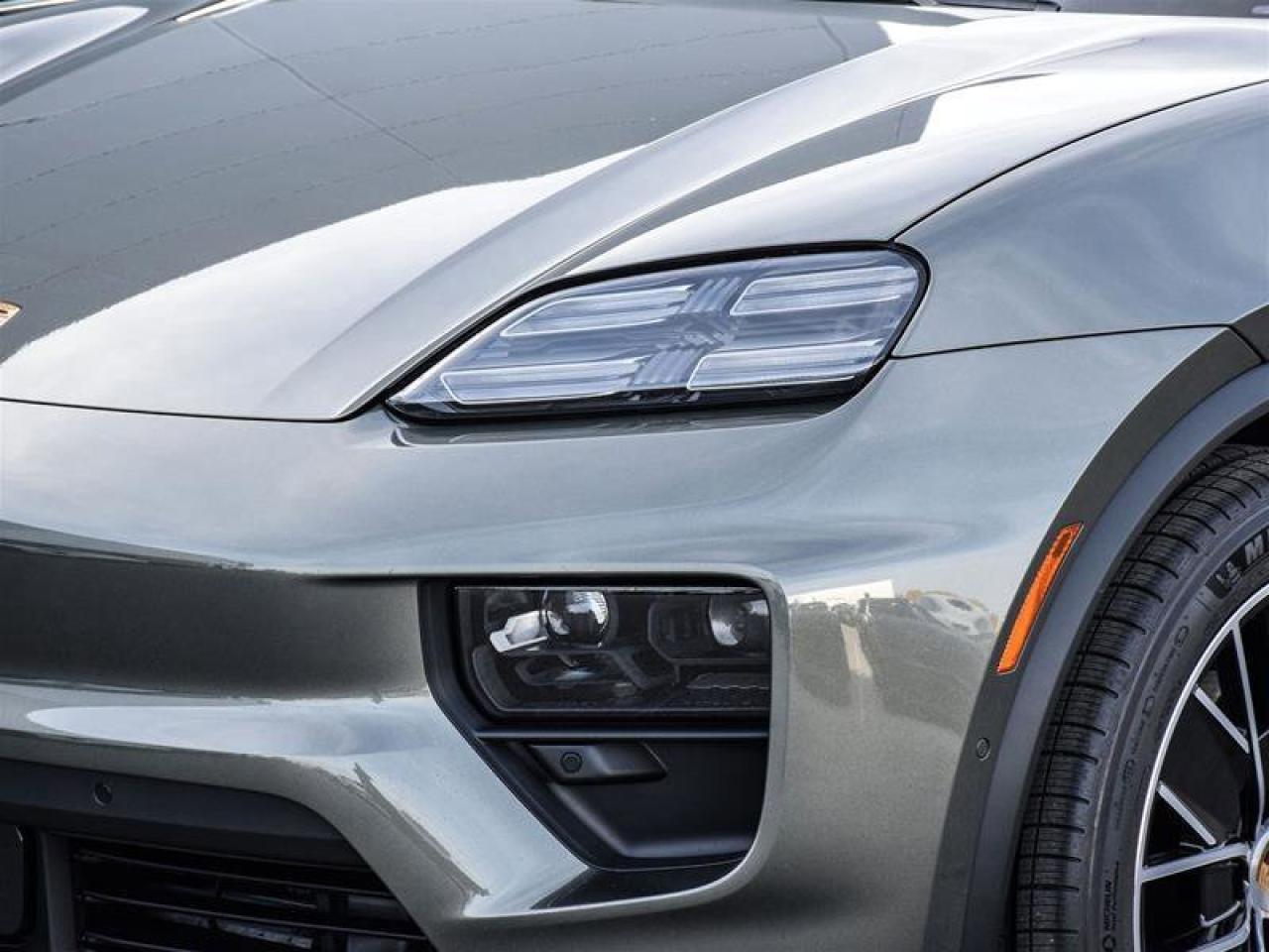 2024 Porsche Macan Electric 4 Green Photo