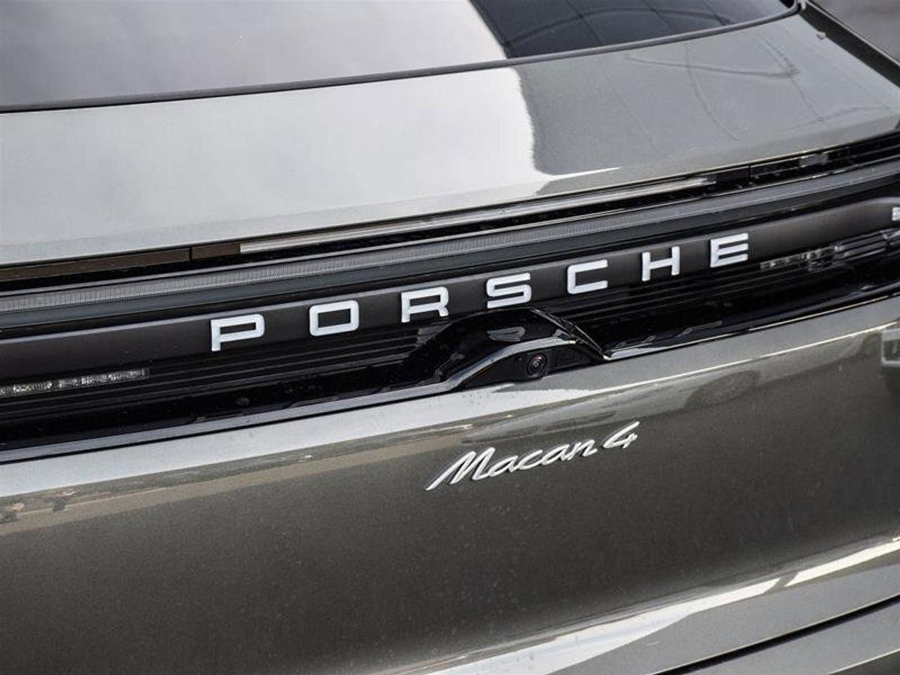 2024 Porsche Macan Electric 4 Green Photo