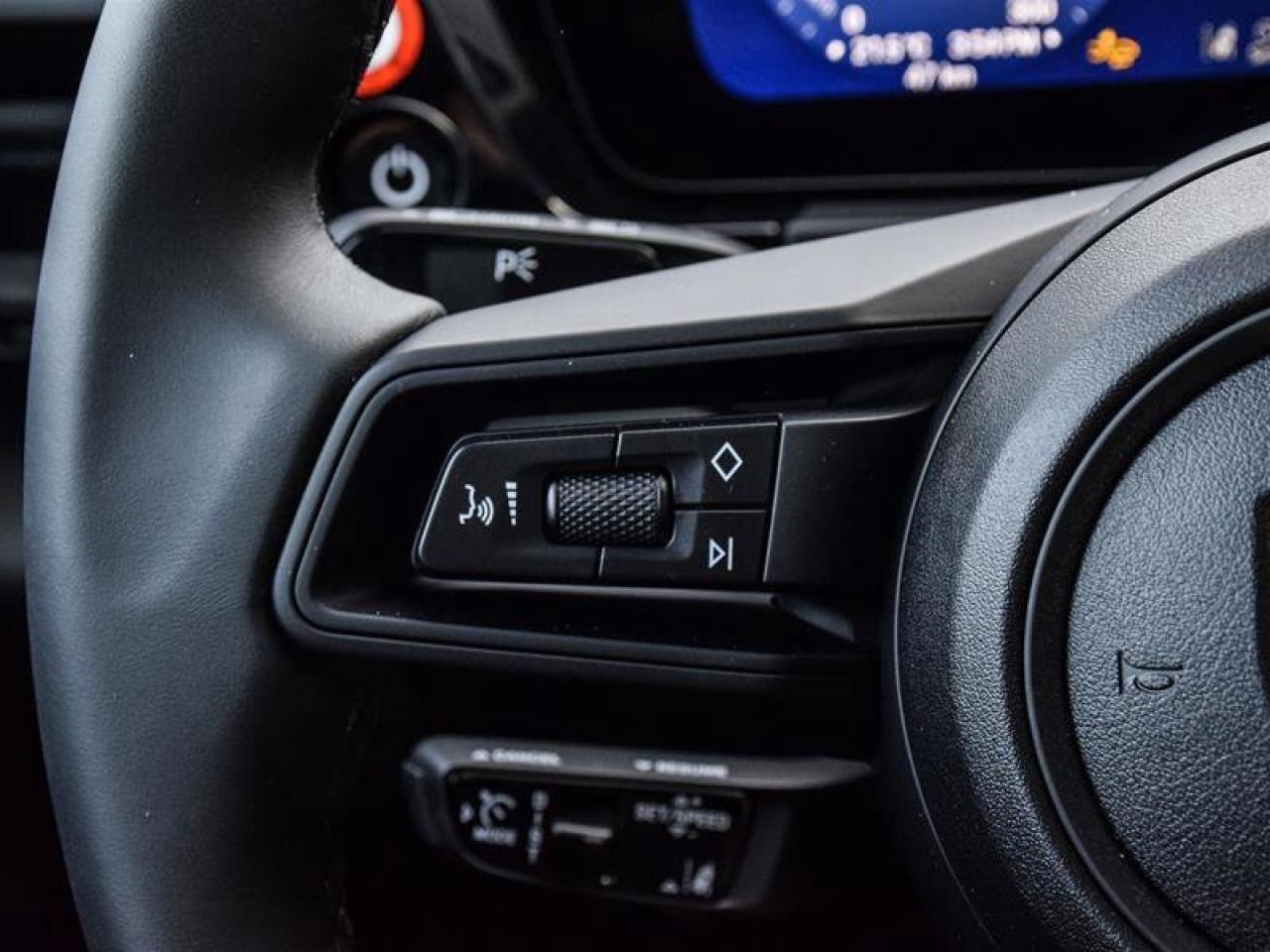 2024 Porsche Macan Electric 4 Green Photo