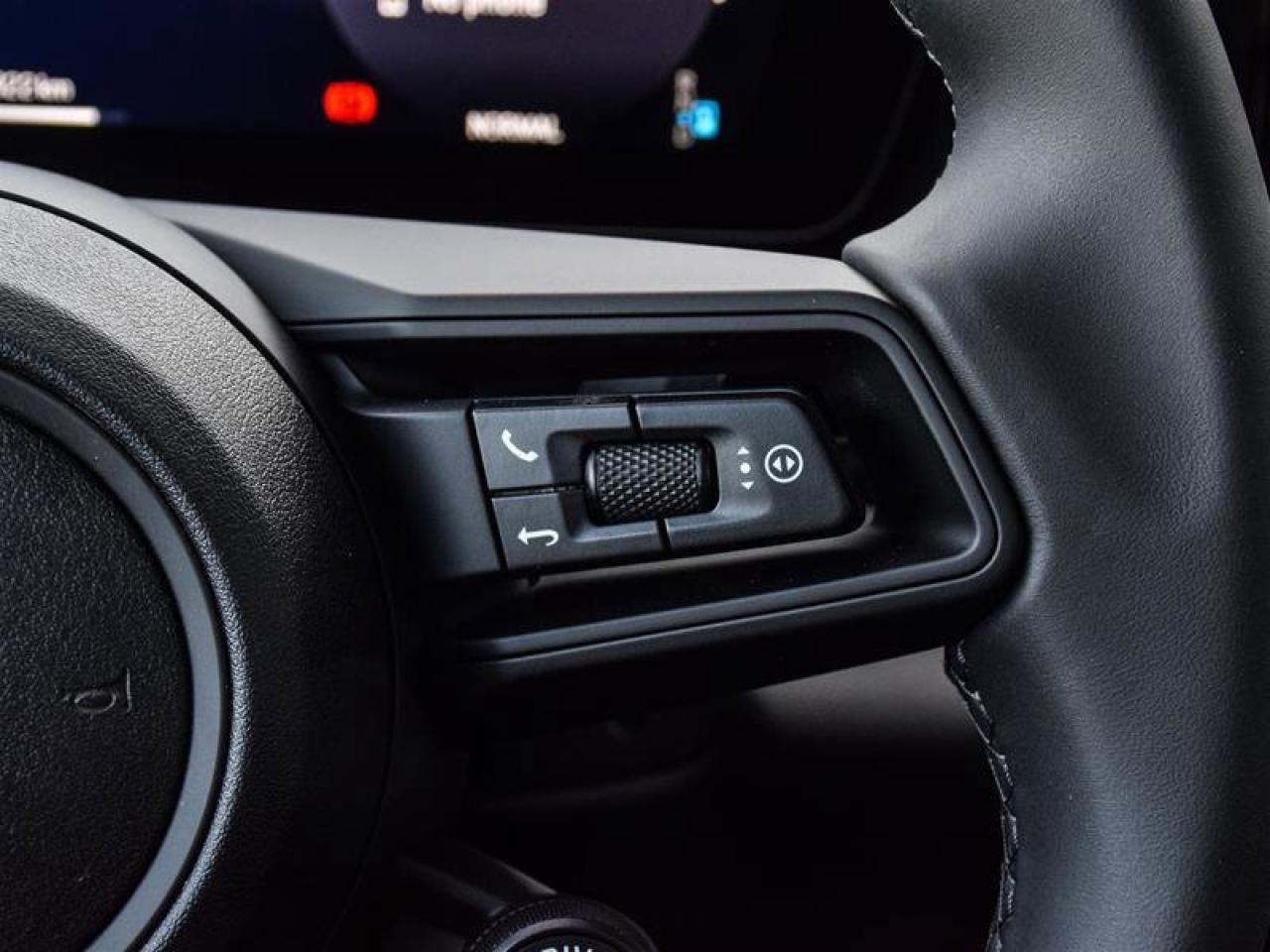 2024 Porsche Macan Electric 4 Green Photo