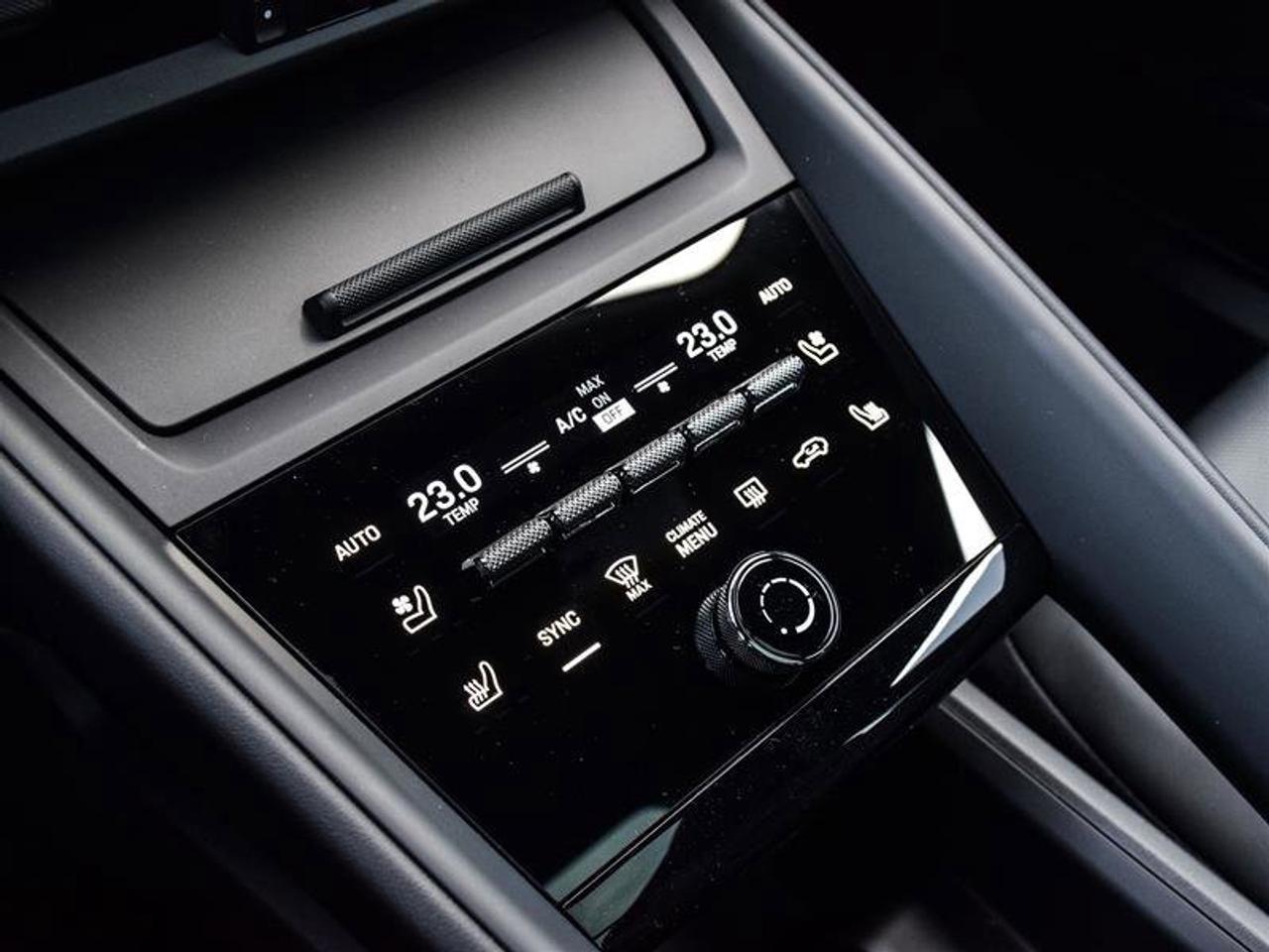 2024 Porsche Macan Electric 4 Green Photo