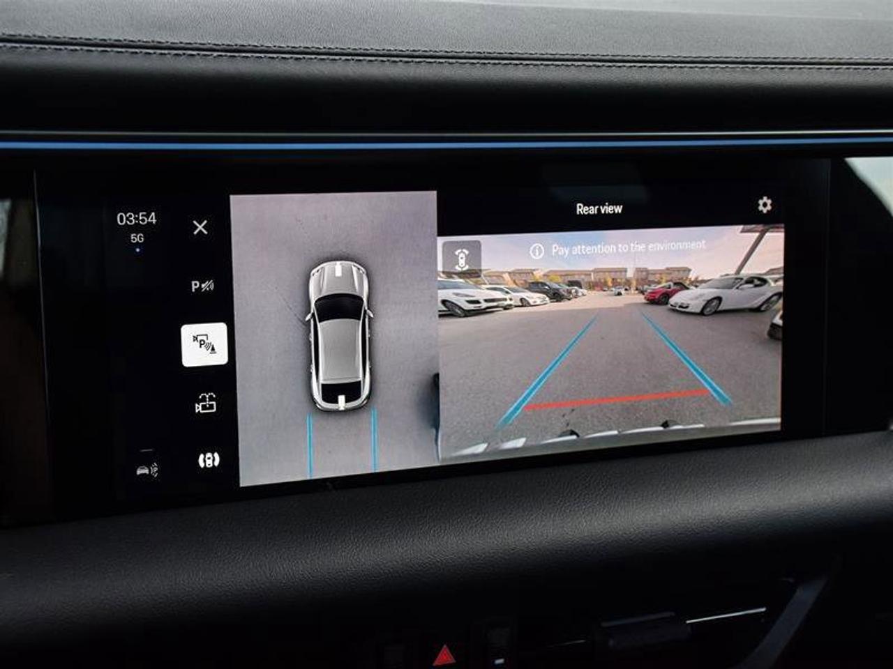 2024 Porsche Macan Electric 4 Green Photo