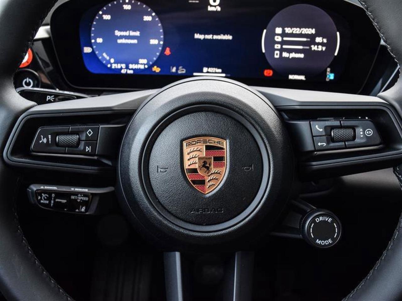 2024 Porsche Macan Electric 4 Green Photo