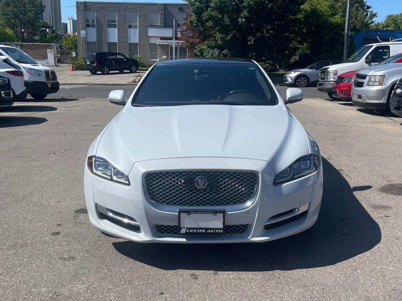2016 Jaguar XJ 4dr Sdn XJL Portfolio AWD Portfolio/Nav/Cam/Roof / Photo