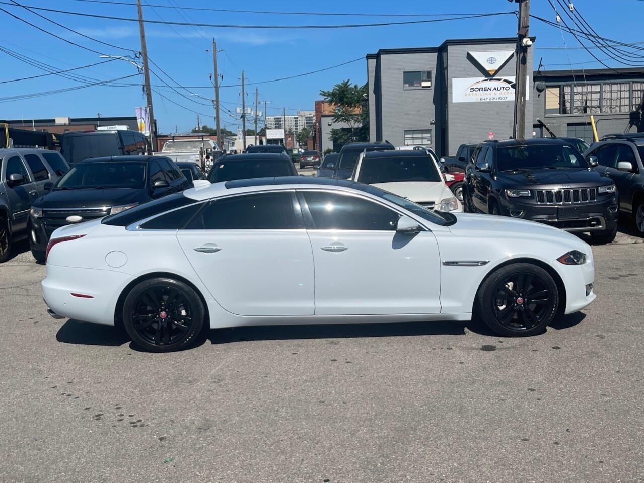 2016 Jaguar XJ 4dr Sdn XJL Portfolio AWD Portfolio/Nav/Cam/Roof / Photo