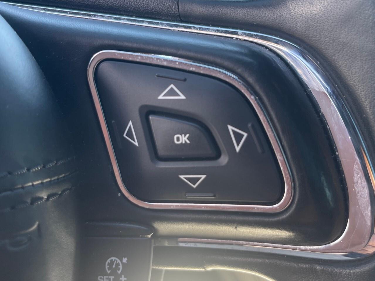 2016 Jaguar XJ 4dr Sdn XJL Portfolio AWD Portfolio/Nav/Cam/Roof / Photo