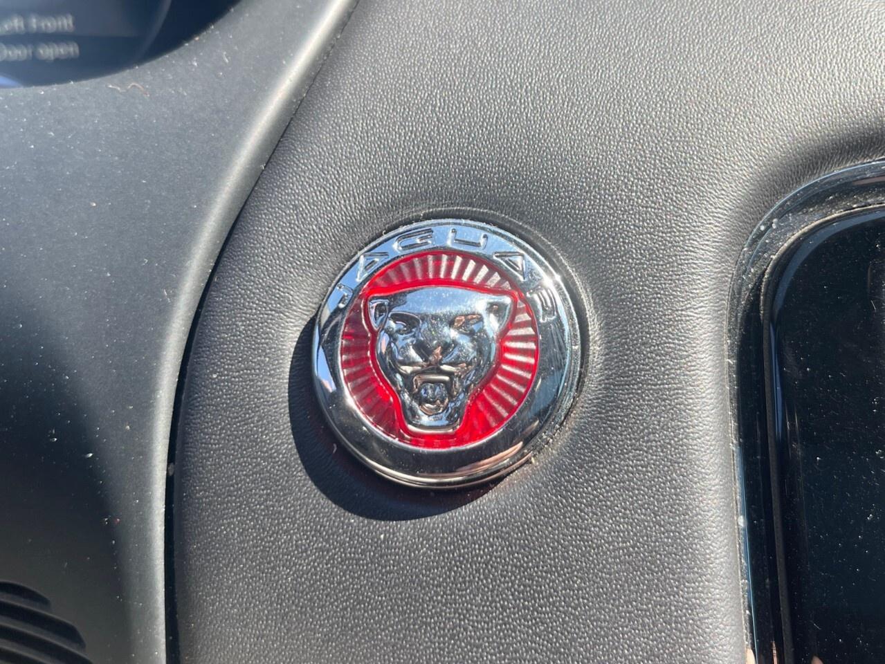 2016 Jaguar XJ 4dr Sdn XJL Portfolio AWD Portfolio/Nav/Cam/Roof / Photo