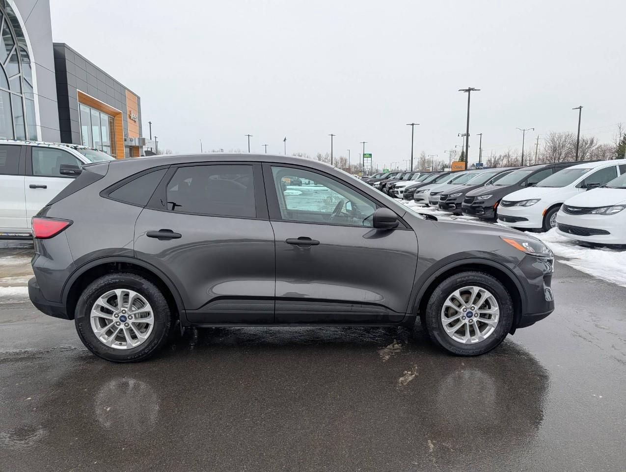 2020 Ford Escape S Photo4