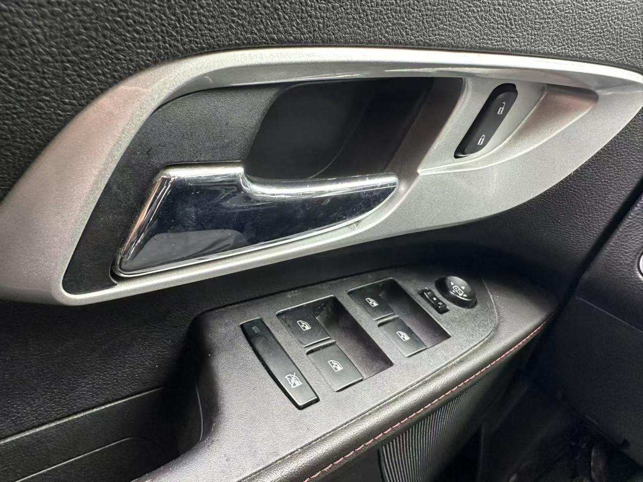 2012 Chevrolet Equinox FWD 4DR 1LT Photo