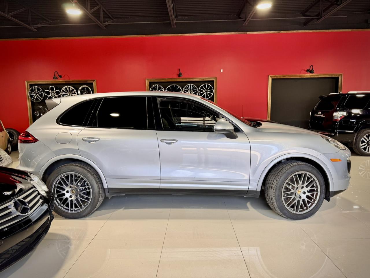 2017 Porsche Cayenne AWD 4dr Photo
