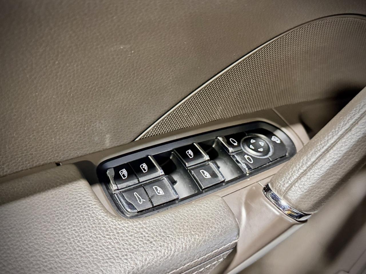 2017 Porsche Cayenne AWD 4dr Photo