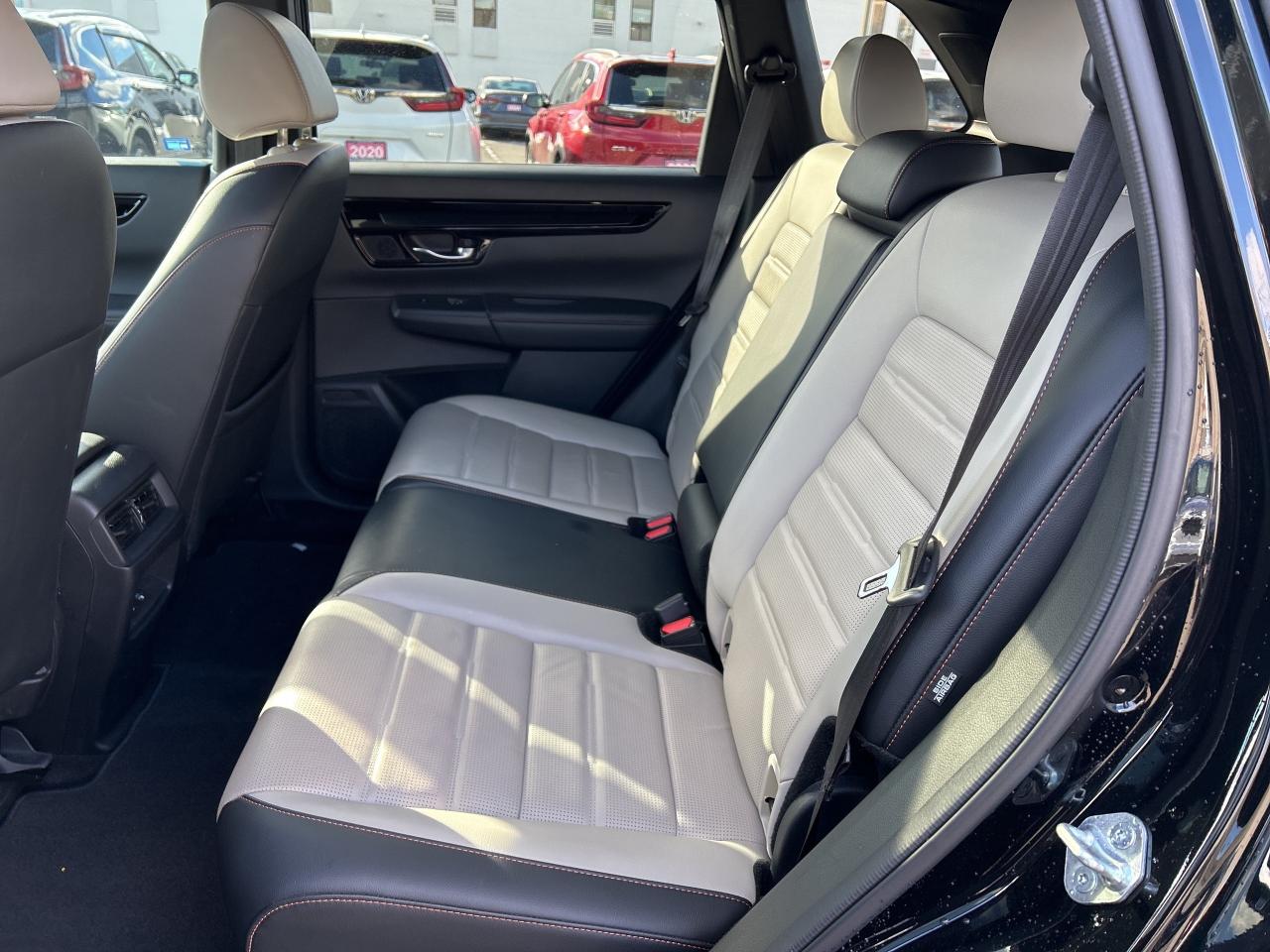 2024 Honda CR-V Hybrid Touring HYBRID  Navi  Leather  Sunroof Photo