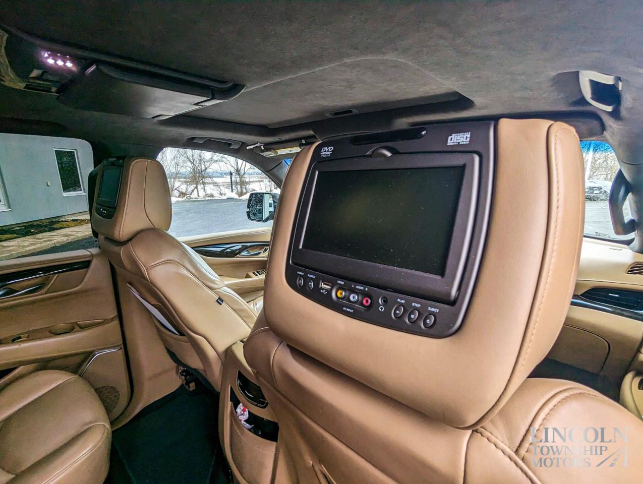 2019 Cadillac Escalade Platinum Edition- FULLY LOADED, AWD, HEATED SEATS Photo