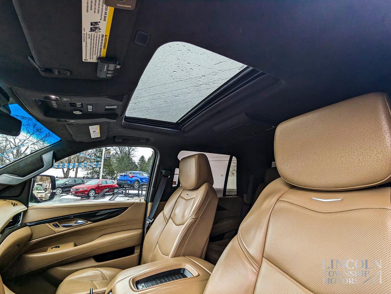 2019 Cadillac Escalade Platinum Edition- FULLY LOADED, AWD, HEATED SEATS Photo