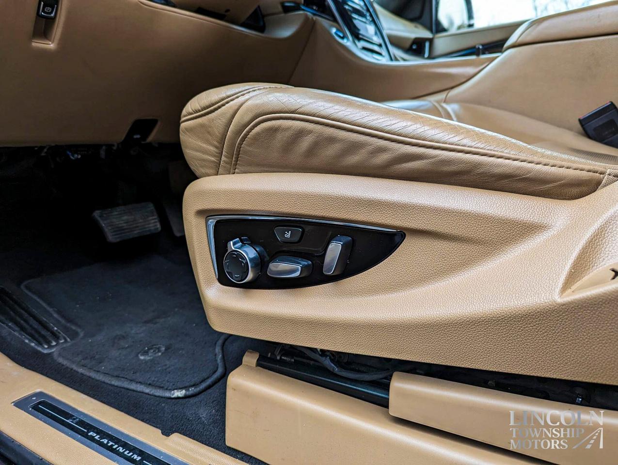 2019 Cadillac Escalade Platinum Edition- FULLY LOADED, AWD, HEATED SEATS Photo