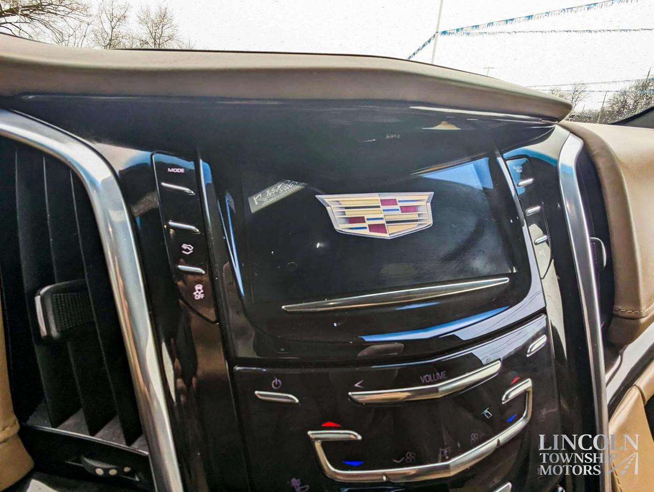 2019 Cadillac Escalade Platinum Edition- FULLY LOADED, AWD, HEATED SEATS Photo