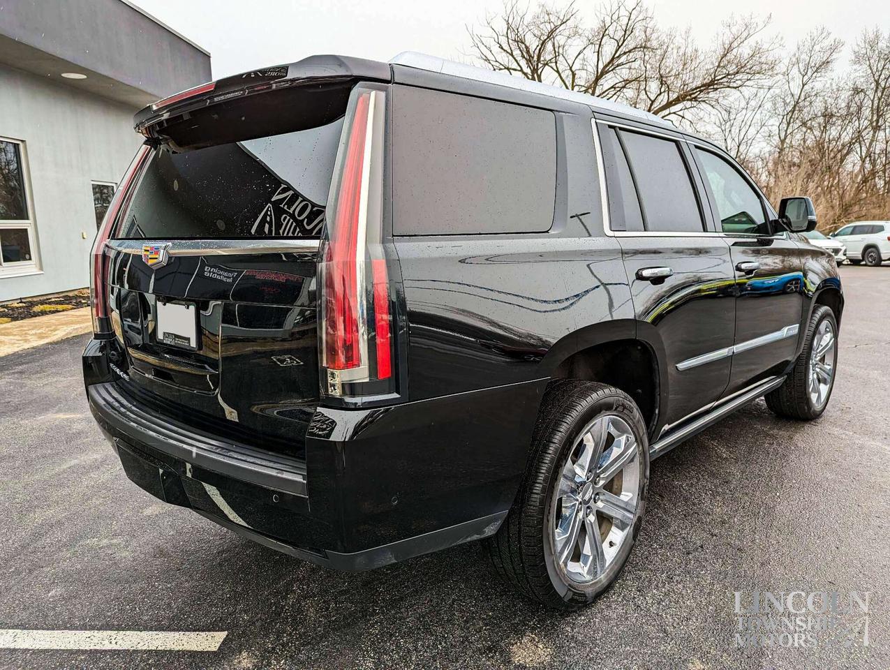 2019 Cadillac Escalade Platinum Edition- FULLY LOADED, AWD, HEATED SEATS Photo