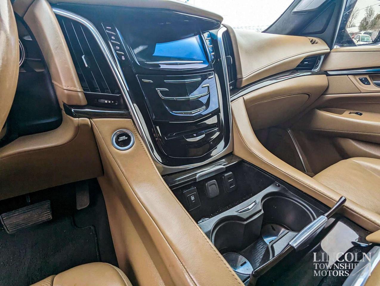 2019 Cadillac Escalade Platinum Edition- FULLY LOADED, AWD, HEATED SEATS Photo