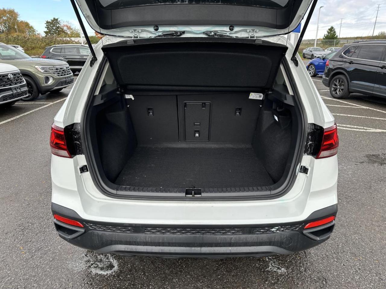 2024 Volkswagen Taos Comfortline Black Edition 4Motion AWD Photo