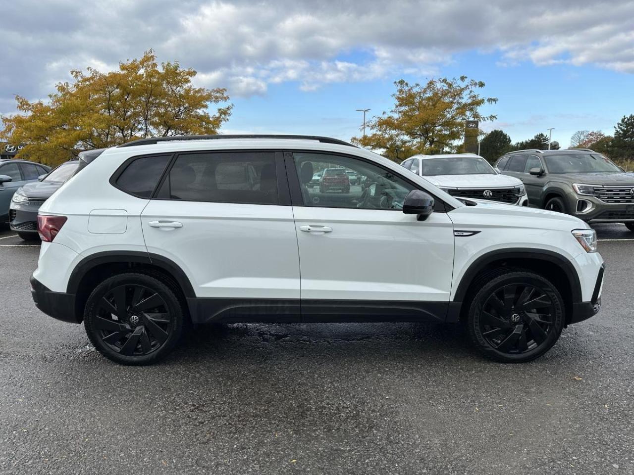 2024 Volkswagen Taos Comfortline Black Edition 4Motion AWD Photo