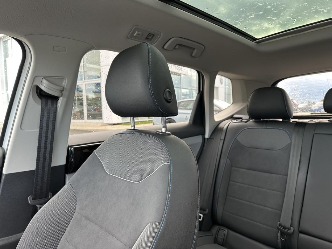 2024 Volkswagen Taos Comfortline Black Edition 4Motion AWD Photo