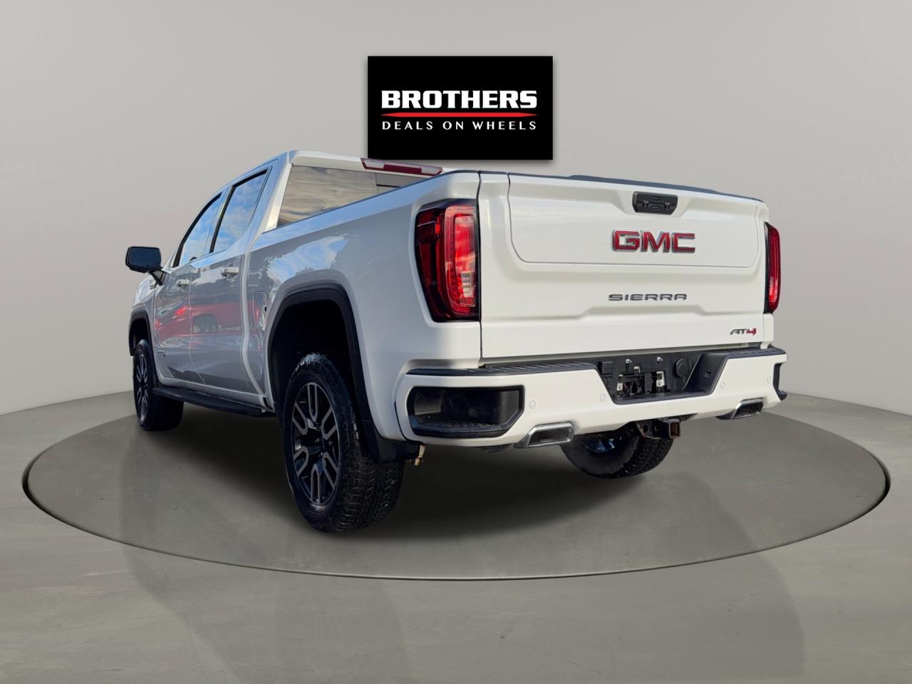 2022 GMC Sierra 1500 4WD Crew Cab 147 AT4 No Accident One Owner Photo